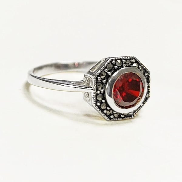 Vintage Red Ring, Sterling Silver, Octagonal Marcasite Stones Ring, Garnet Color Stone (Cz), Dainty Retro Red Stone Rings, Medieval Jewelry