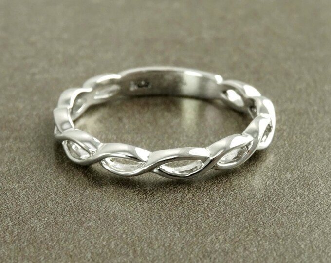 Celtic Braided Ring, Triskele of Spirals, Sterling Silver, Infinity Irish Promise Wedding Band, Love and Fertility, Saint Patrick's day Gift