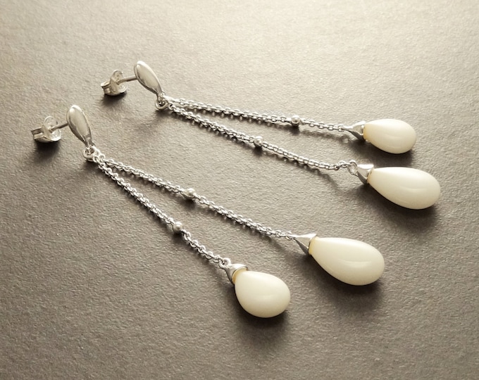 Agate Teardrop Earrings - Sterling Silver - Chainmaille Stones Earrings - Link earrings - White Agate Gemstone - white stone earrings