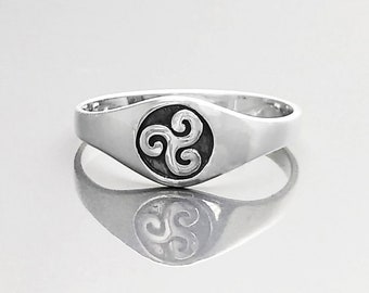 Bague Triskele, argent 925, symbole celtique triskell, bijou celte triskelion, triple spirale traditionnelle, petite chevalière unisexe