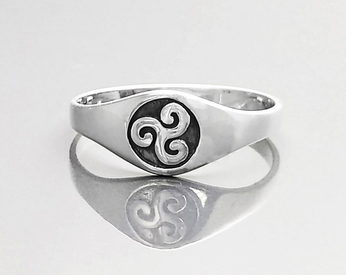 Triskele Ring, Silver 925, Celtic Triskell Symbol, Triskelion Jewelry, Traditional Geometric Triple Spiral, Unisex Gift, Small Signet Ring