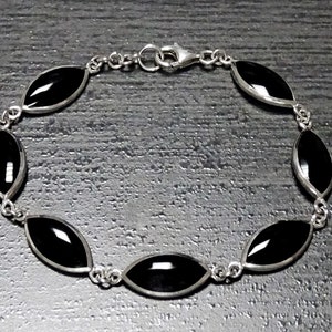 ★OY★L STONE BRACELET - BLACK★正規品/韓国直送料込/人気 Marvel Black Panther Limoyo Light Up Bead Bracelet | BoxLunch