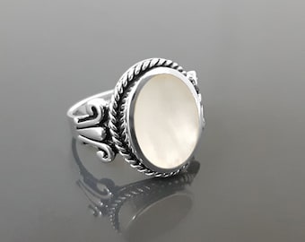 Bague Nacre Hipster, Argent 925, Nacre perlière Véritable, Bijou Unisexe Vintage, Pierre Blanche Ovale, Bague Baroque, Bords Travaillés