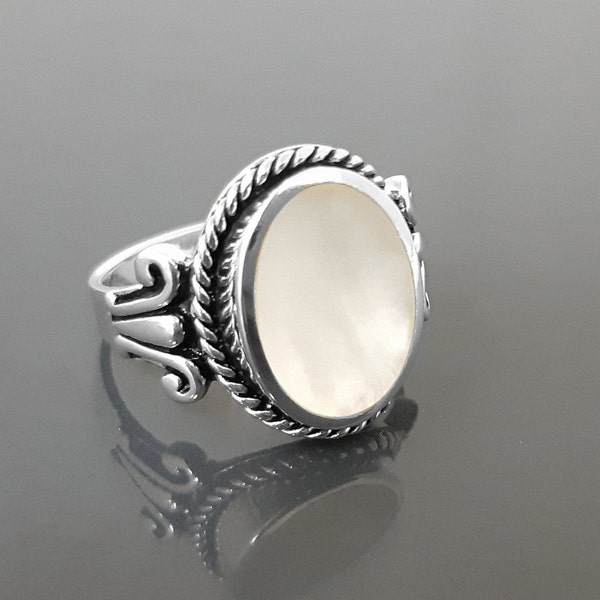 Bague Nacre Hipster, Argent 925, Nacre perlière Véritable, Bijou Unisexe Vintage, Pierre Blanche Ovale, Bague Baroque, Bords Travaillés