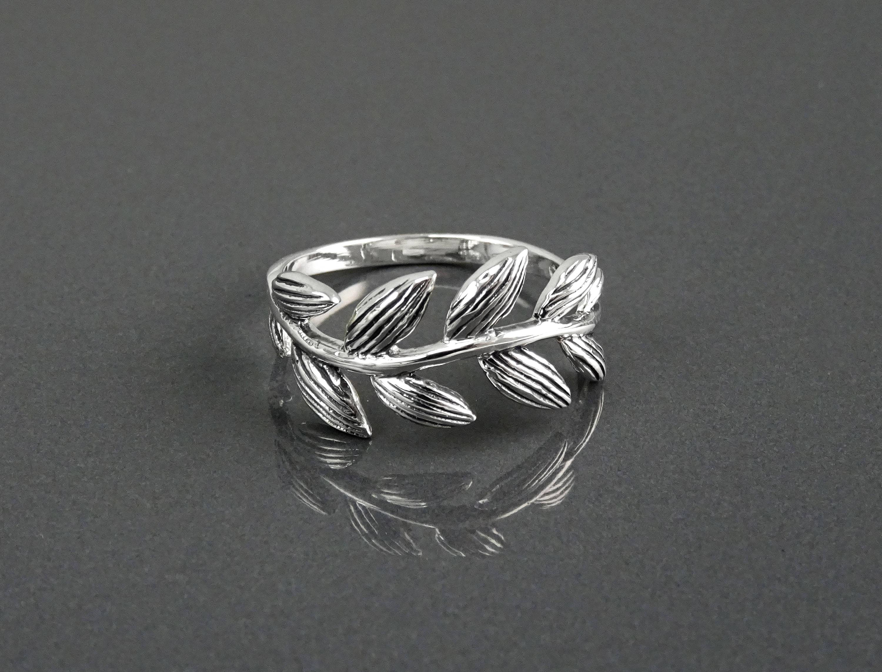 9 ct Gold Diamond Cut Filigree Laurel Wreath Leaf Ring BII : Amazon.co.uk:  Fashion