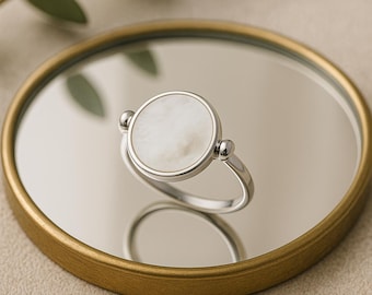 Bague Nacre ronde • Argent 925 • Nacre blanche plate • Bijou moderne minimaliste • Cadeau pierre de naissance mois de juin • Disque rotatif