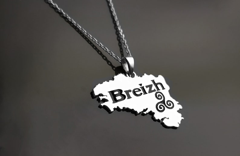 French Brittany Necklace, Sterling Silver, French Britain regional Jewelry Souvenir, Breizh Bretagne Map, Breton Pendant, Triskell Symbol imagem 2