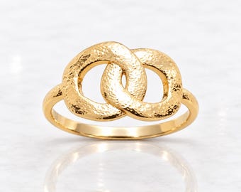 Hammered Interlocking Ring • 18K Gold plated • Polished Textured Intertwined Circle Band • Contemporary  interwoven Jewelry