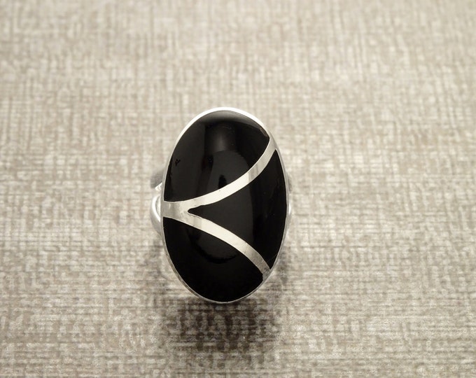 Black Oval Ring, Sterling Silver, Onyx Stone jewelry, Modern Geometric Stones Design, Woman Modern Gemstone Ring