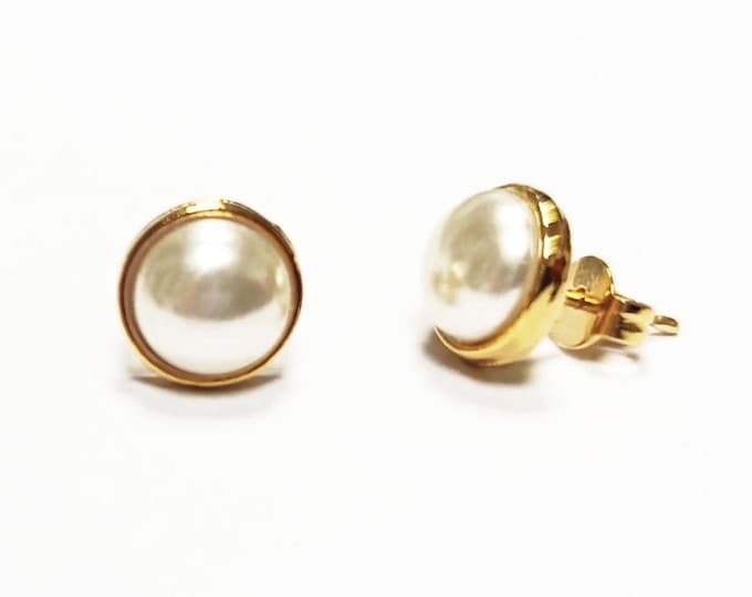 Classic Pearl Stud Earrings • 18K Gold-Plated Minimalist Round Bezel Setting • Elegant & Timeless Shell Pearl Design Jewelry for Everyday