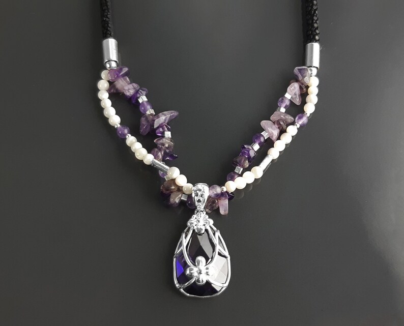 Collier Améthyste , Cuir, Galuchat, Torque, Perles, Nacre, Fleur, Zirconia, Bohème, Pendentif Améthyste, Violet, Collier Argent image 9