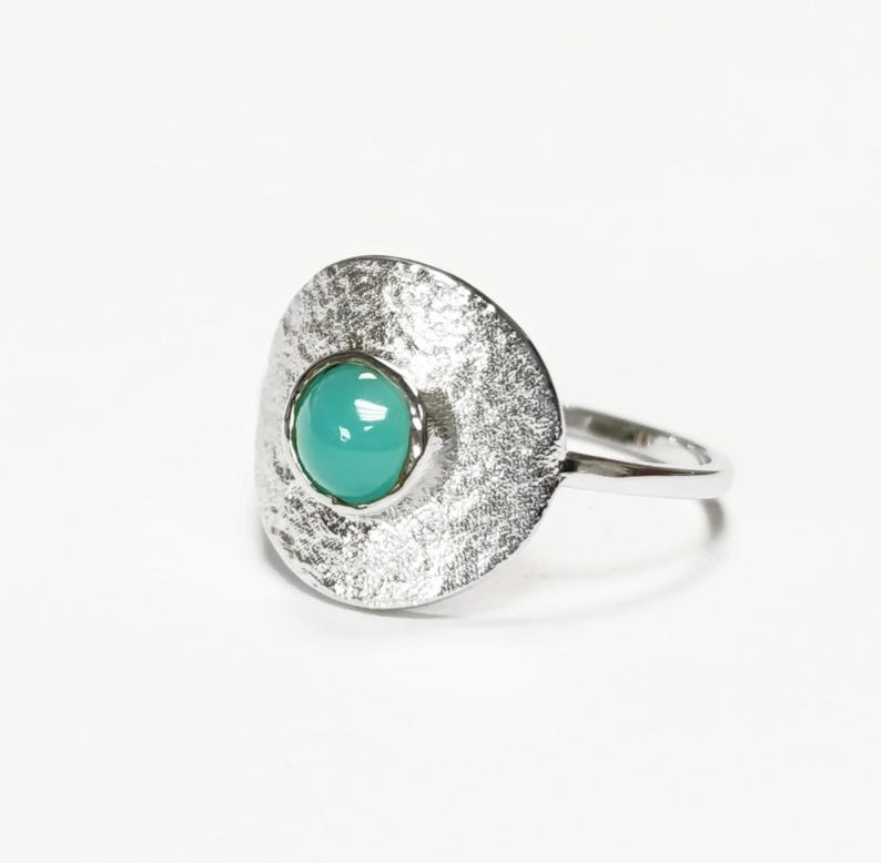 Turquoise Amazonite Ring, Sterling Silver, Geometric Round Flat Hammered Disc, Blue Green Cabochon Stone, Dainty Modern Minimalist Jewelry image 1
