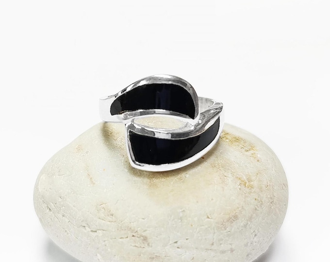 Black Waves Ring, Sterling Silver, Black Onyx Stone Jewelry, Modern Geometric Bypass Curved Comma Wave Design, Inlay Stones