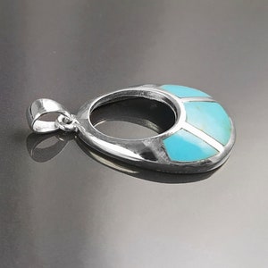Turkoshängenörhängen, Sterlingsilver, Oval mandelformad blå sten, Geometriska droppstensörhängen, Moderna smycken, Dingla örhängen bild 9
