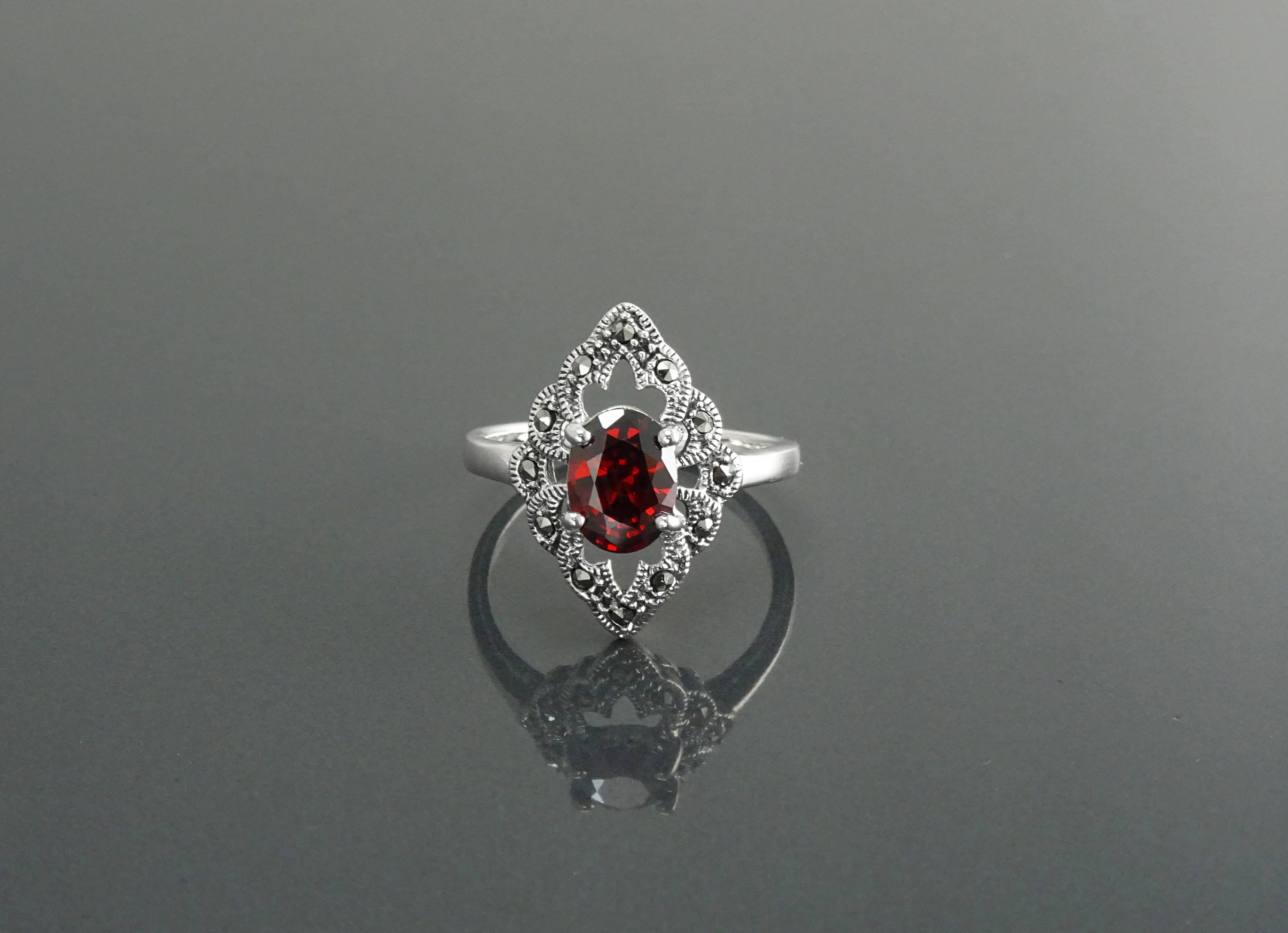 Gorgeous VINTAGE STYLE Oxidized Garnet MARQUISE Ring .925 Sterling Silver 