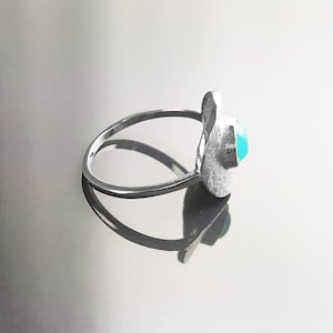 Amazonite Ring, Silver 925, Geometric Round Flat Hammered Disc, Small Blue Green Amazonite Stone, Dainty Modern Minimalist Jewelry