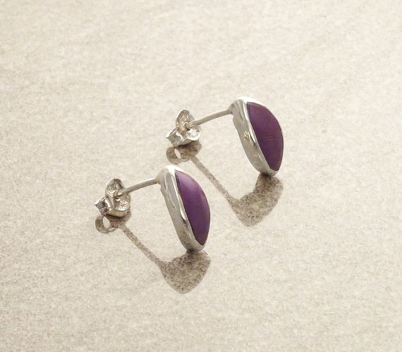 Pair of 925 Sterling Silver 7 Gem Pointed Curve Minimal Earrings Pair of 925 Sterling Silver 7 Gem Pointed Curve Minimal Earrings