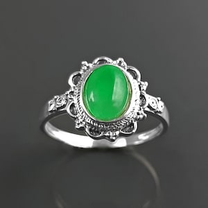 Genuine Jade ring, sterling silver, boho ring, Natural Green jade ring, dainty stone ring, midi oval ring, vintage antique ring