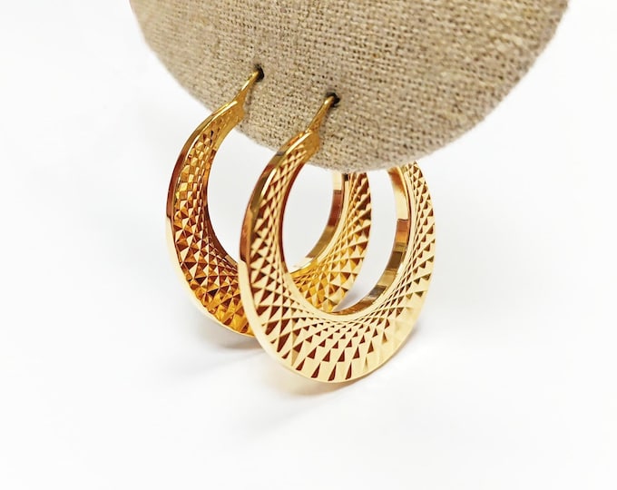 Geometric Textured Hoop Earrings • 18K Gold Plated • Geometric Diamond-Cut Textured Crescent Hoops • Chic Modern Minimalist Jewelry for Her