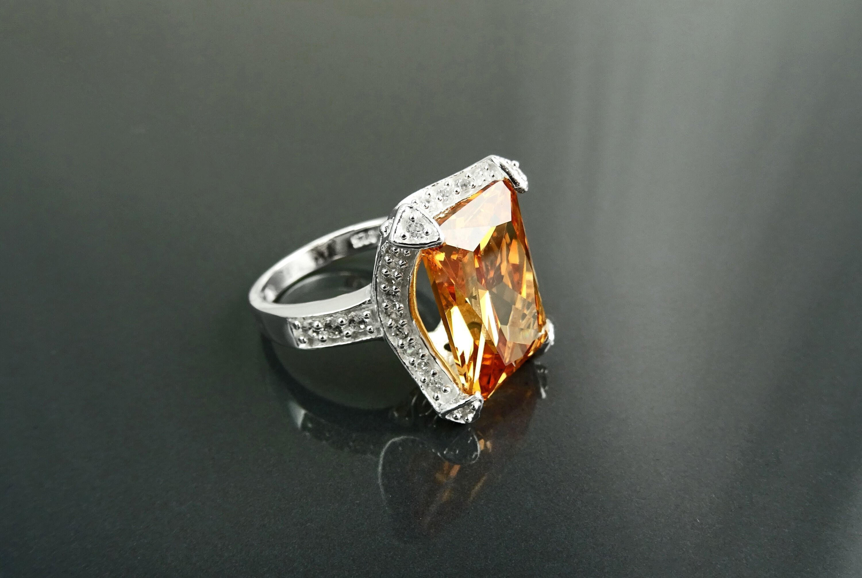 Orange Citrine Gemstone Ring 18K Yellow Gold w/Granulation Details