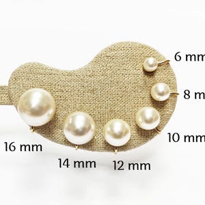 Orecchini a clip discreti in perle • Placcati in oro 18 carati • Diametro classico da 6 a 16 mm Perle di conchiglia bianche Orecchie non forate • Per matrimonio o tutti i giorni