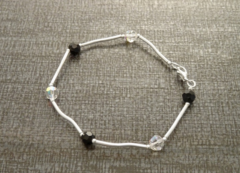 Bracelet Noir Blanc, Argent 925, Cristal, Petit Bijou, petit bracelet, bracelet bicolor, bracelet bijoux, bijoux quotidien, bijoux femme. image 3