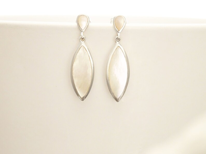 White Shell Dangle Earrings, Sterling Silver, Mother of Pearl, Pending Earrings Pendant Set, Modern Oval Stone Jewelry, image 3