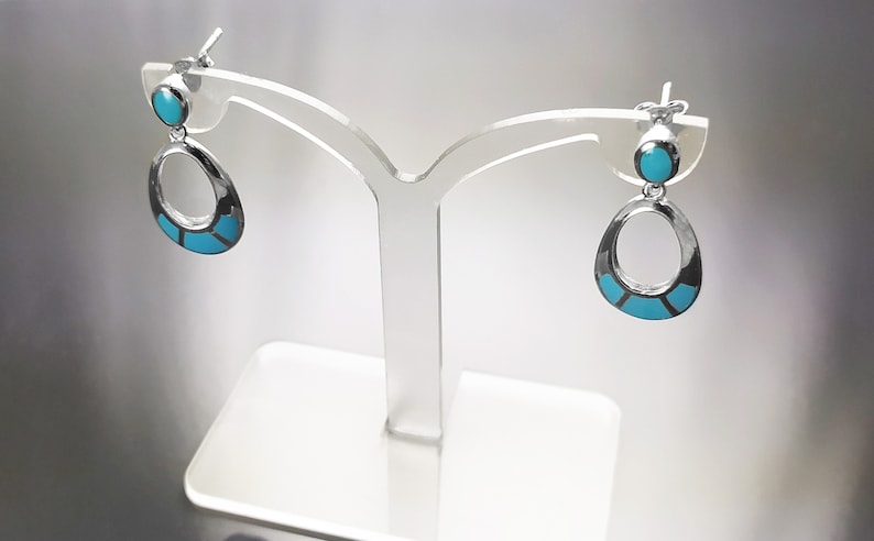 Turkoshängenörhängen, Sterlingsilver, Oval mandelformad blå sten, Geometriska droppstensörhängen, Moderna smycken, Dingla örhängen bild 5