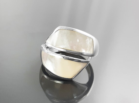 Sterling Silver Shell Large Geometric Ring Sterling Silver Shell Large Geometric Ring