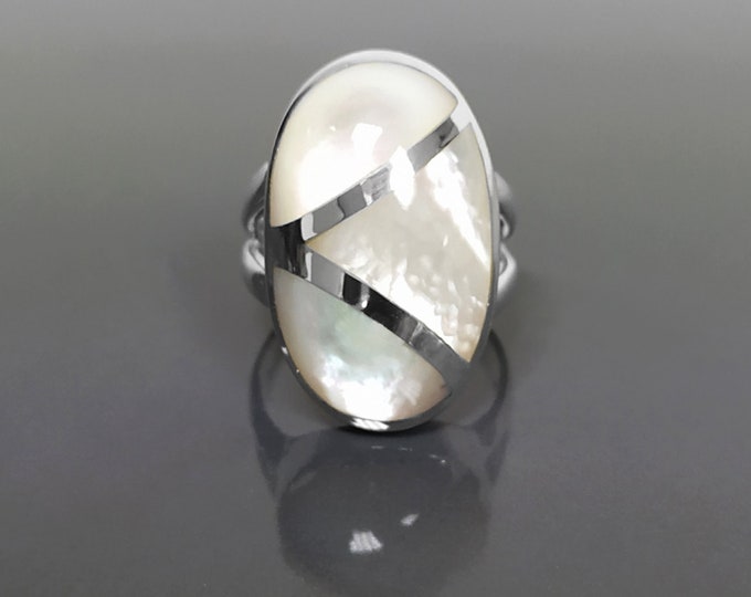 White Oval Ring, Sterling Silver, Genuine Mother of Pearl Shell, Oval Modern Design Ring, Original Geometric Stone Ring