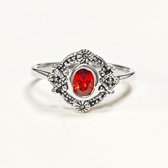 925 Sterling Silver Oval Red Garnet Marcasite Ring, Art Deco Vintage Design Jewelry