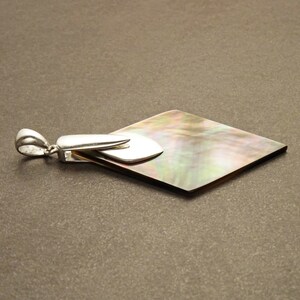 Pendentif Nacre Grise Argent Grand Pendentif géométrique Losange Nacre Abalone Gris Perlière Bijou Moderne image 2