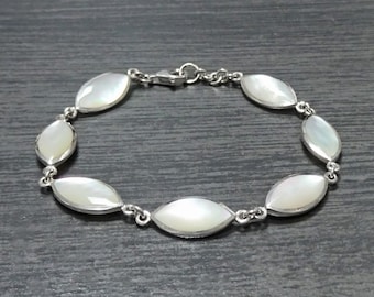 White Oval Shell Bracelet, Sterling Silver, MOP Mother of Pearl Shell Bracelet, Minimalist Women Stone Bracelet, Modern Urban Style Jewelry