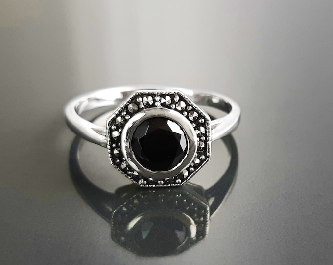 Black Stone Ring, sterling silver, Vintage octagonal Ring, marcasite stone jewelry, black stone (Cz), dark retro design ring, dainty Gothic