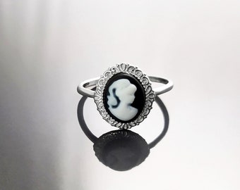 Cameo Ring - Sterling Silver Oval Black and white Resin Stone - woman face portrait cameo - Vintage band - Victorian Jewelry gift