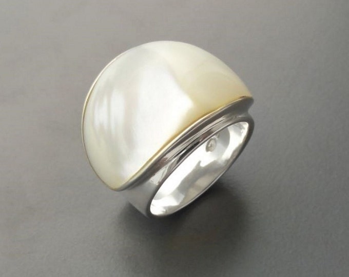 White MOP Wide Ring - Sterling Silver 925 - Mother of Pearl - Boho Ring - White shell - Large Silver Ring - Genuine MOP. Small Size Ring.