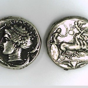Griechenland Griechisch Italien Italia Sizilien Sirakus Tetradrachme Arethusa Streitwagen Quadriga antike Münze Museum Remake Münze www.2rookscoins.com