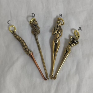 Vintage Brass Ear Pick,Ear Scoop,Ear Pick Wax Remover，Ear cleaning，Metal Copper Cordyceps\Sea Horse\Beauty Statue Ear Spoon\key ring pendant