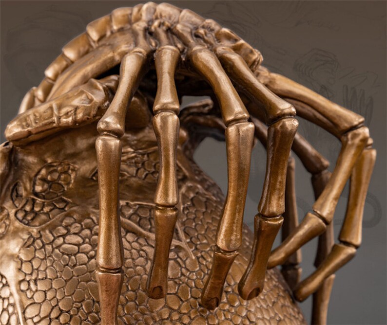 Fine 6.5 Bronze Artwork Alien Facehugger Alien Egg Larva Etsy