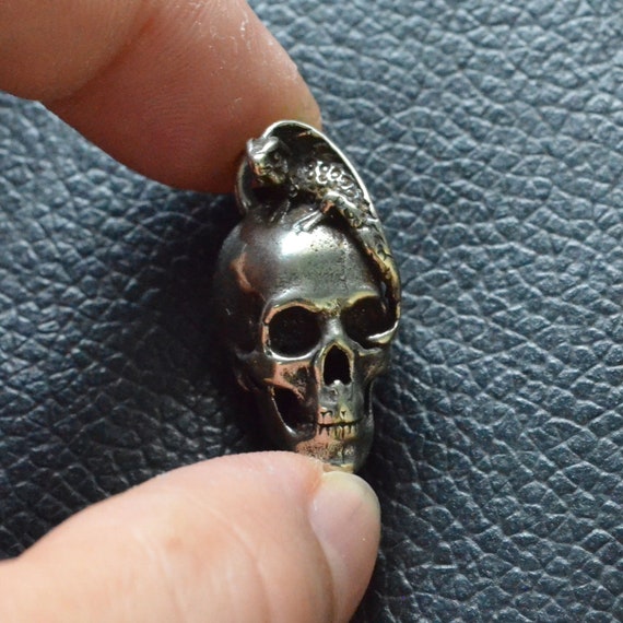 White Copper casting Hand polished Cute Skull human skull Pendant Car Keychain 