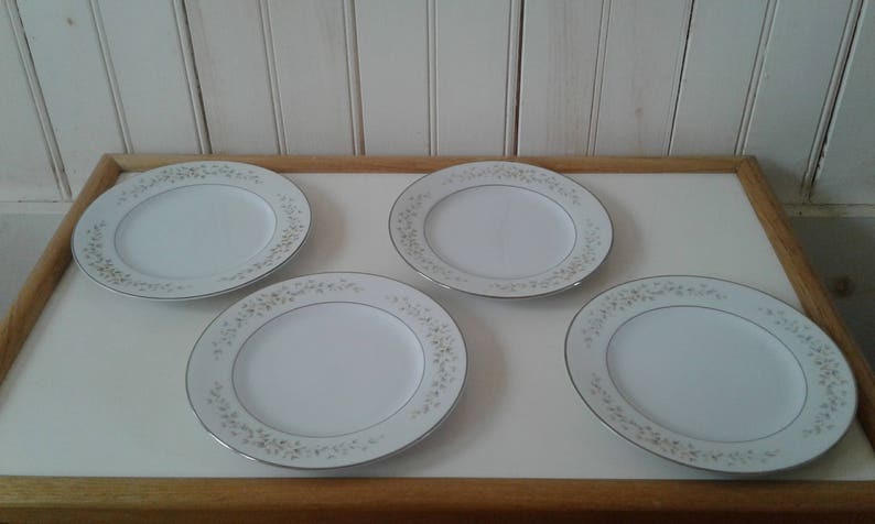 -- Set of Four Crown Victoria China CAROLYN Dessert Plates 4 6 58