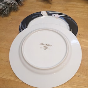 Mikasa Fine China em &quot;Charisma Black&quot; L9050 Style — Conjunto de três (3) pratos de salada — FEITO NO JAPÃO