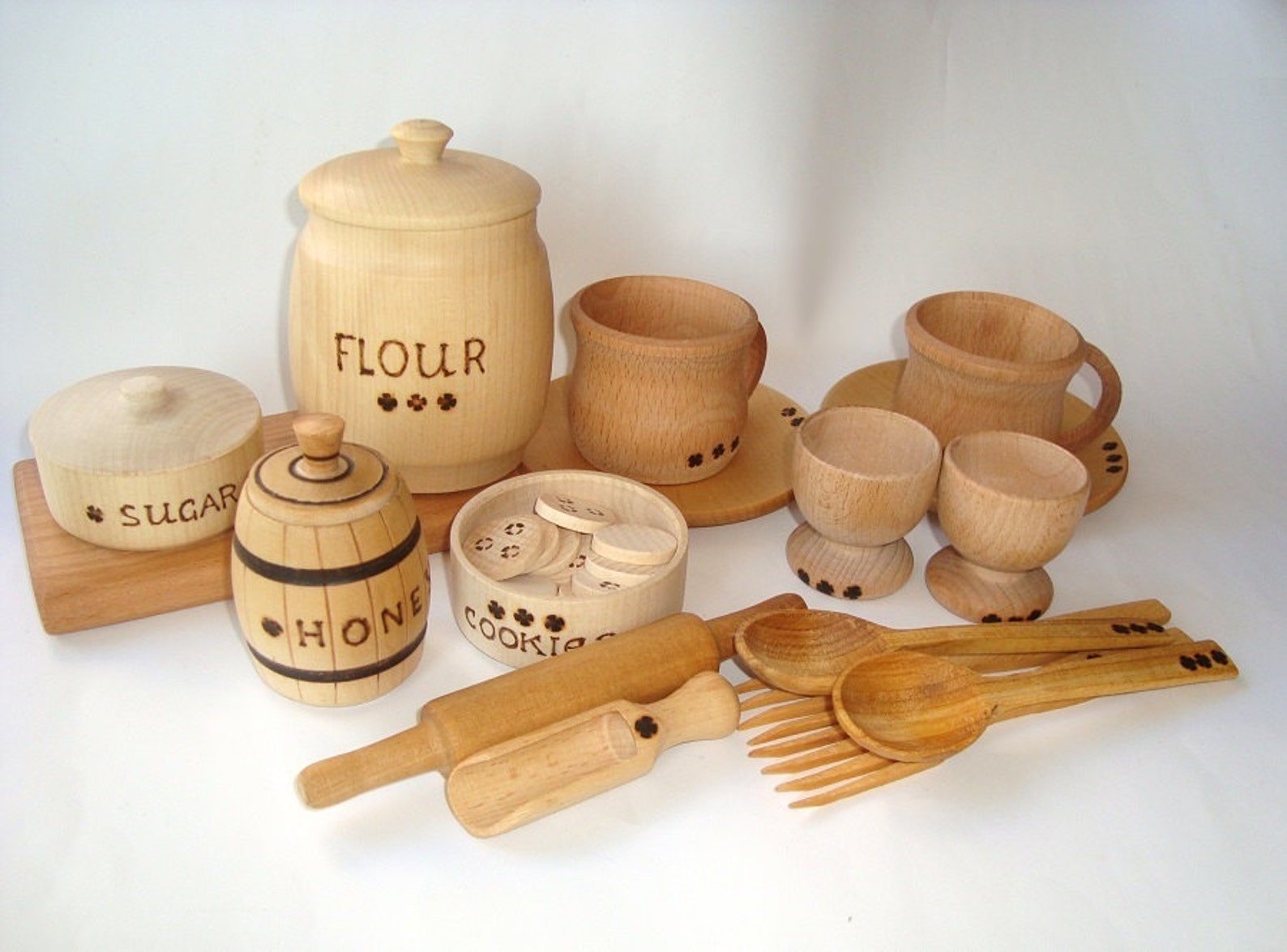 Еда деревянная купить. Предметы из дерева для кухни. Деревянный кухонный набор. Деревянный набор для кухни. Деревянная посуда для еды.