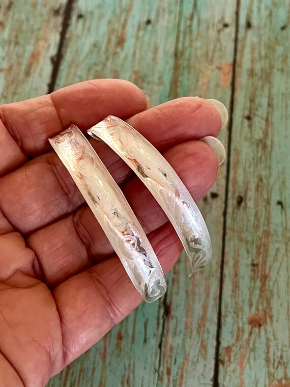 Lightweight Embossed Concave Post Earrings