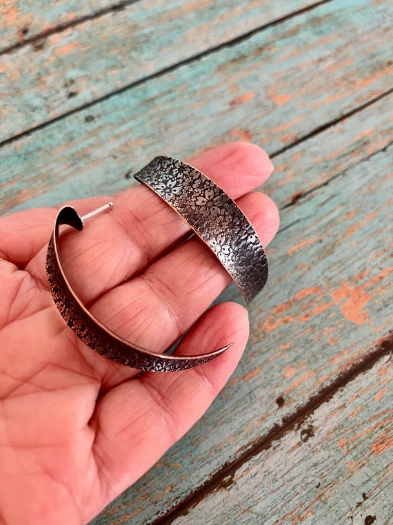 Lightweight Concave Post Earrings