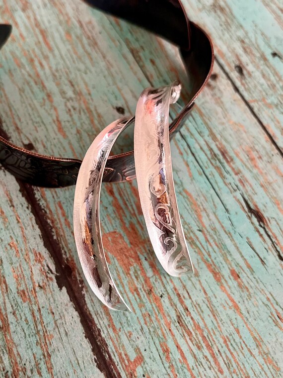 Lightweight Embossed Concave Post Earrings