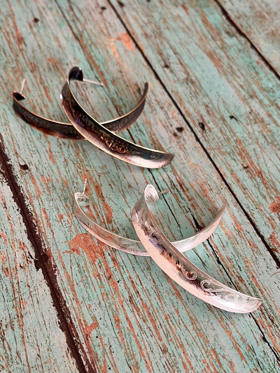 Lightweight Embossed Concave Post Earrings
