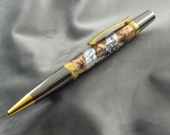 Stylo à bille torsadé en cuivre et croix argentée Zodiac Metalworks