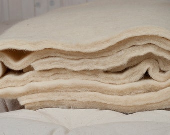 100% Pure New Wool Batting / By the yard or meter / Perfect for DIY Decoration, Arts & crafts, Upholstery, Insulation