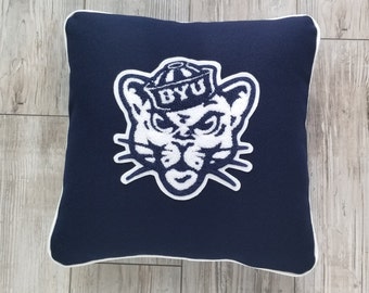 BYU、クーガーロゴレターマン枕、ブリガムヤング大学、BYUクーガーズ